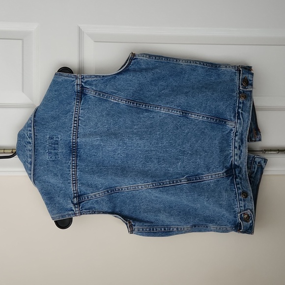 Women's Denim Vest - Picture 2 of 6